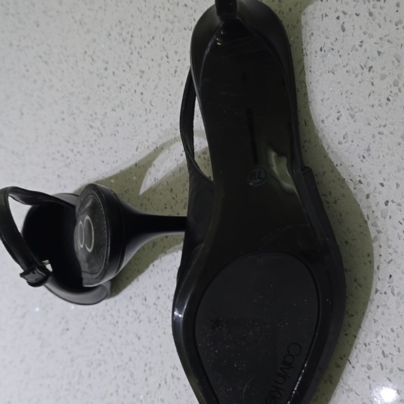 Shoes - Picture 4 of 4